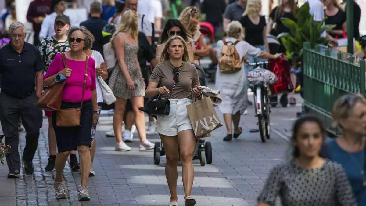 Suecia eliminará las restricciones por la COVID-19