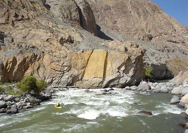 La Unión: Buscan niño perdido que cayó a río