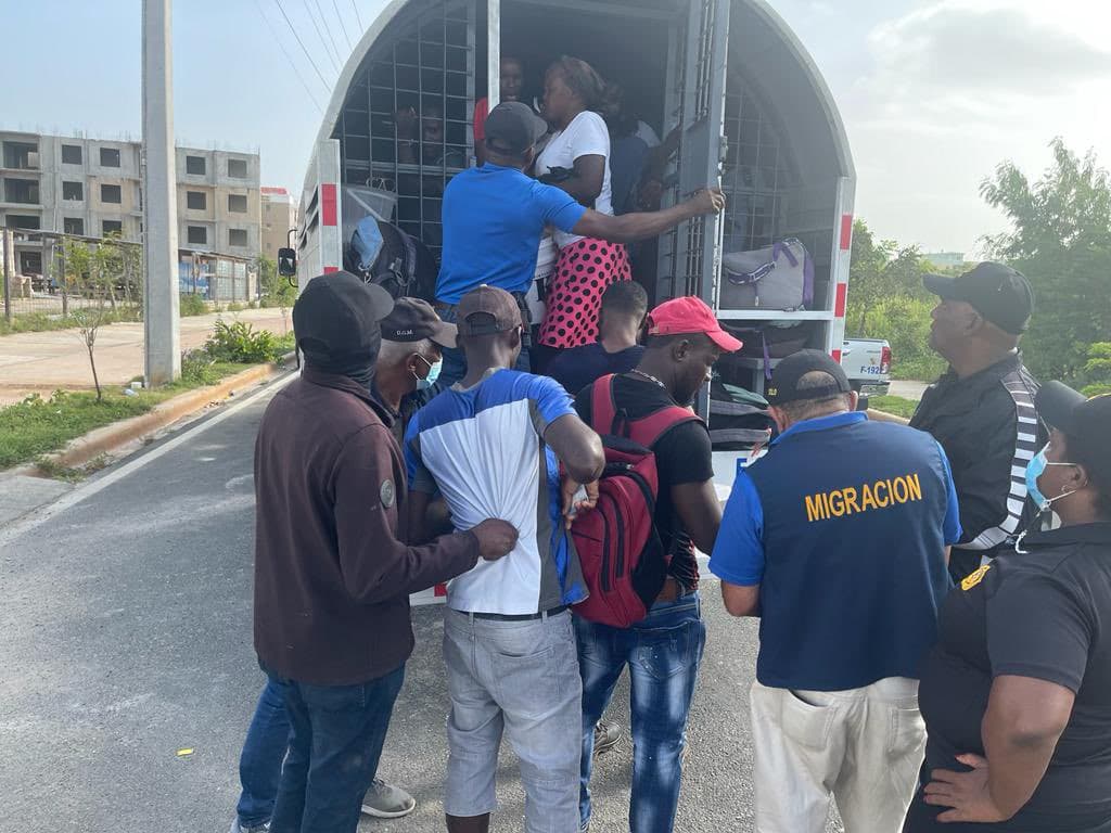 Dominicana deportará 10 mil haitianos irregulares por semana