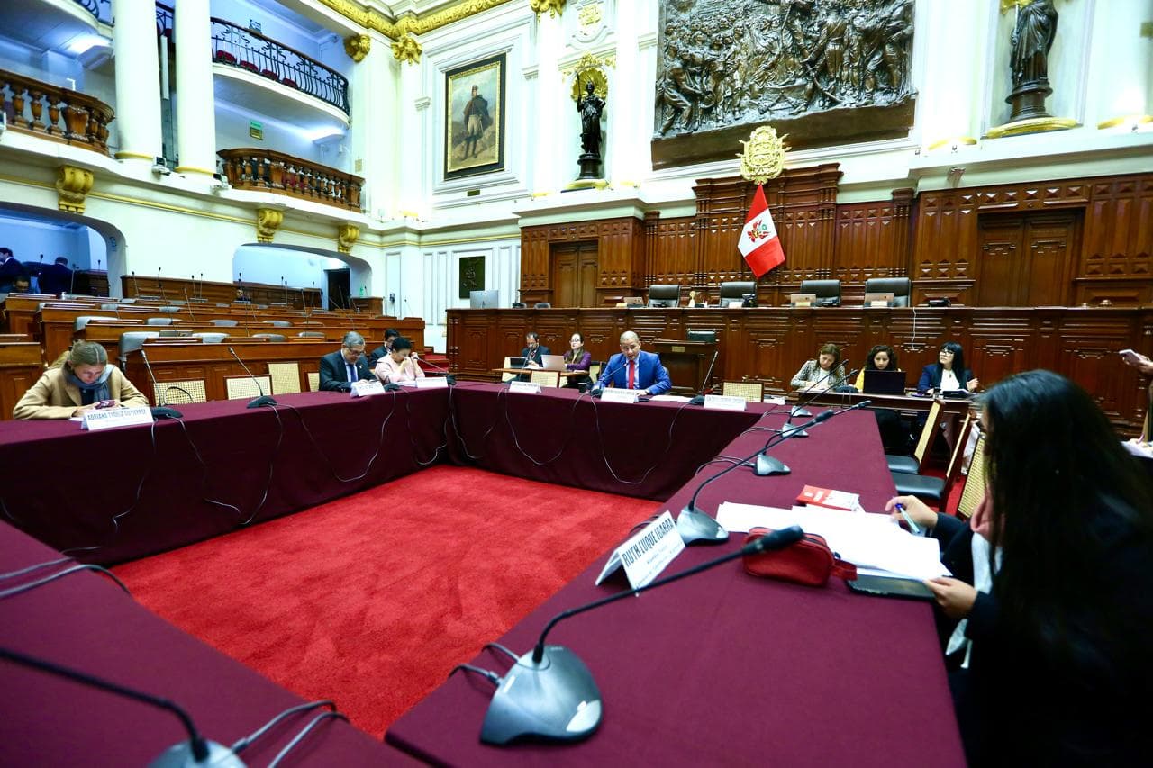 Aprueban reglamentos para el Congreso bicameral desde 2026