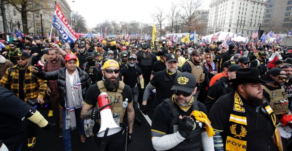 Marchas por Trump dejan varios heridos