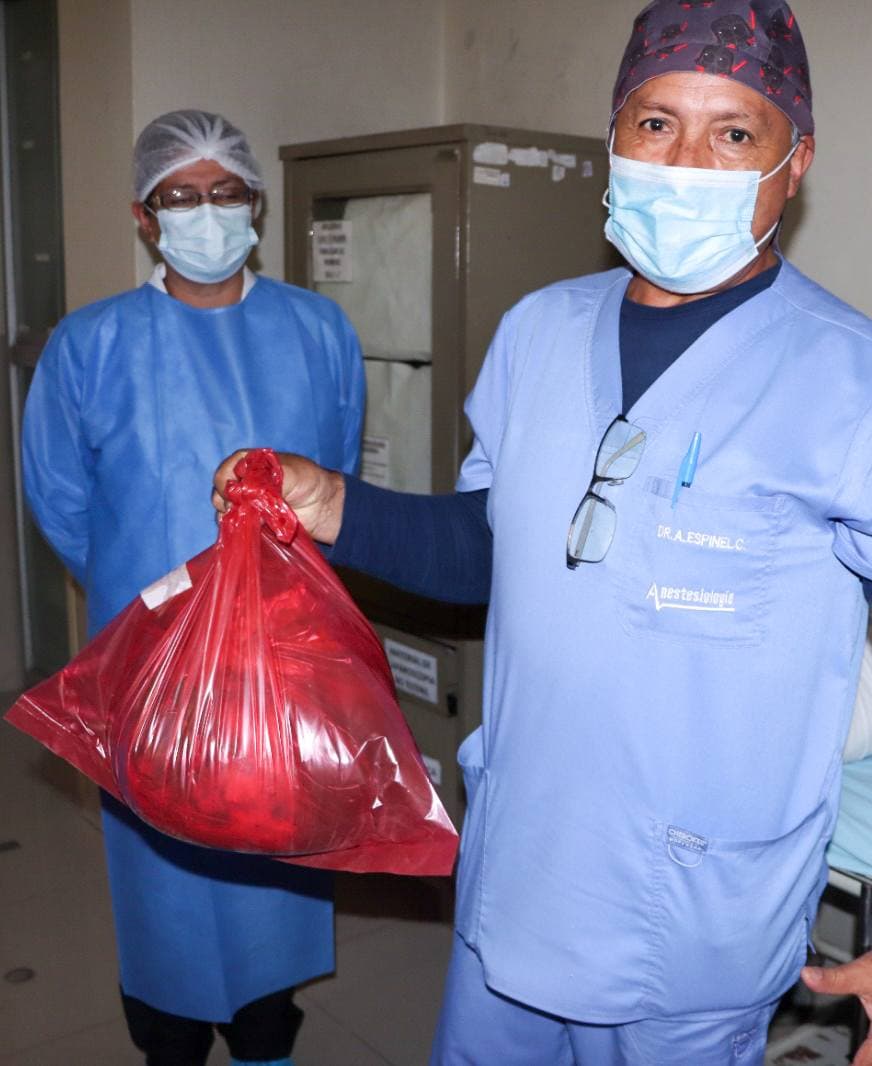 Equipo médico del Goyeneche extirpa tumor de gran tamaño