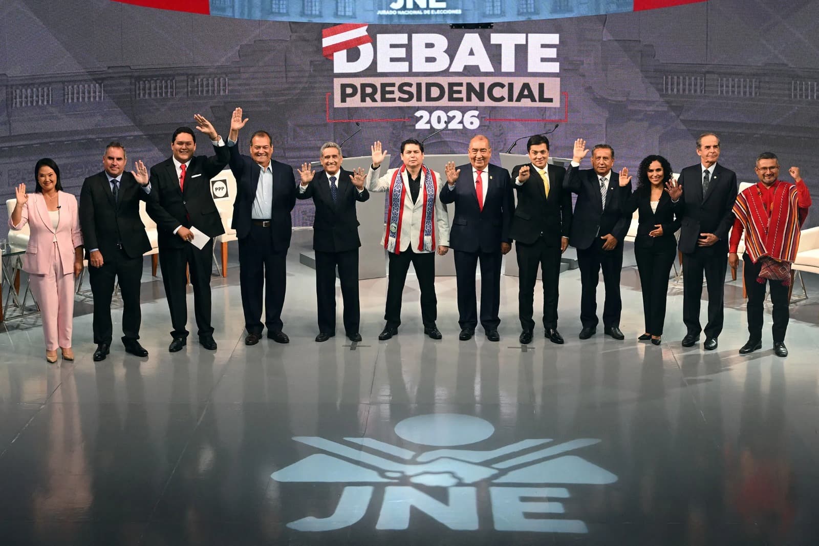 Son 26 candidatos presidenciales que postulan a la vez al Congreso