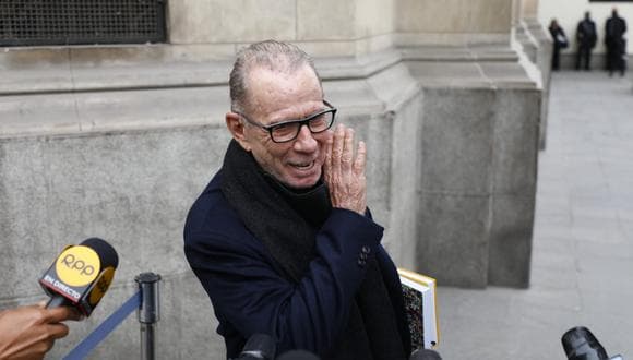 Ricardo Belmont renunciará si Gobierno se inclina por comunismo