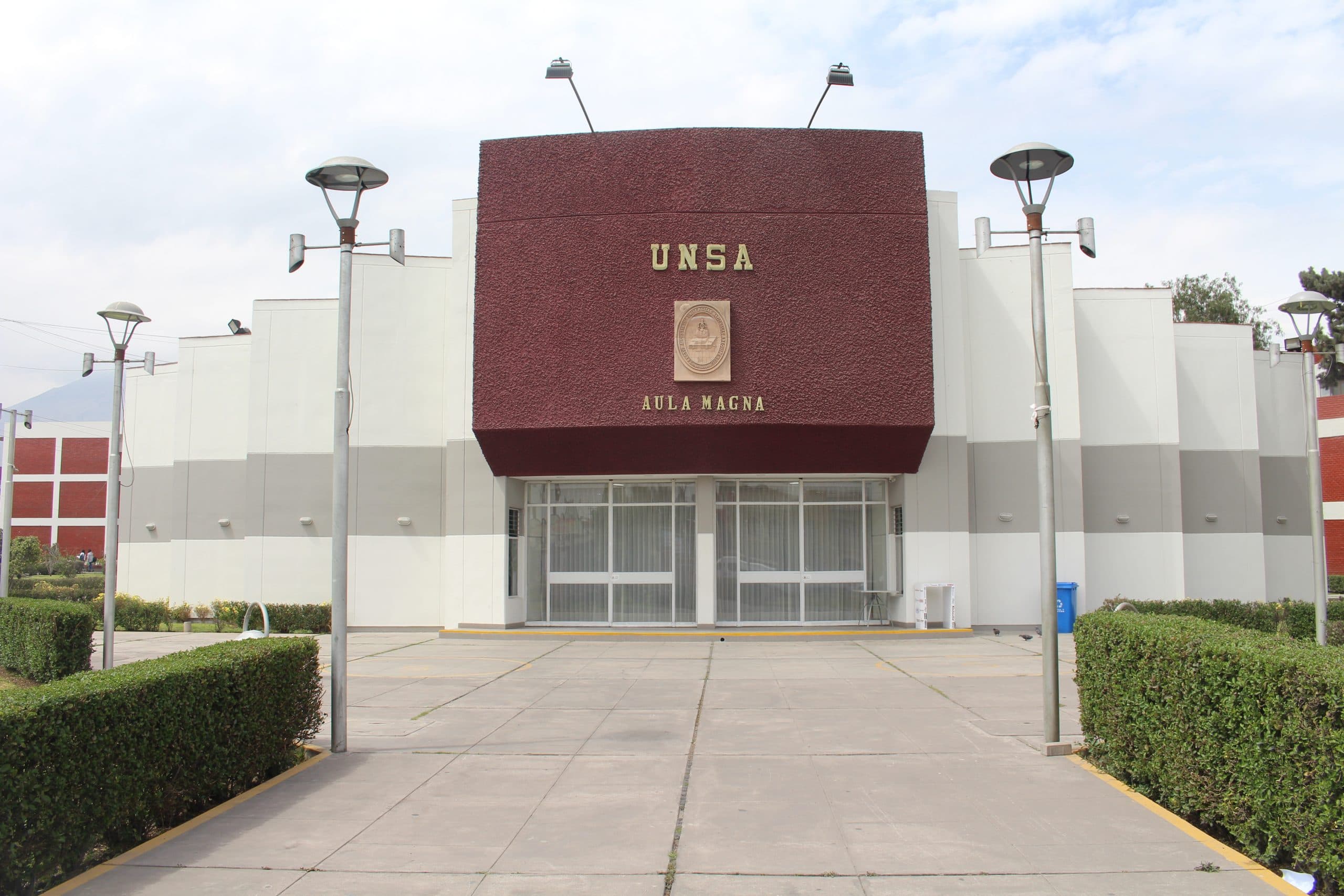 Jóvenes arequipeños asistirán a réplica de CADE Universitario