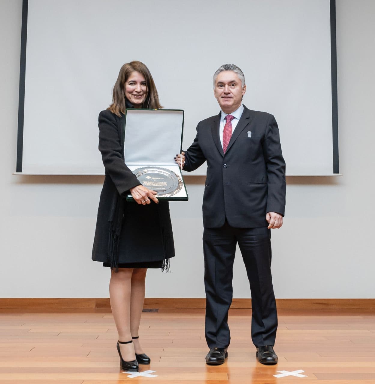 Cámara de Comercio e Industrias de Arequipa otorgan reconocimiento al IIMP