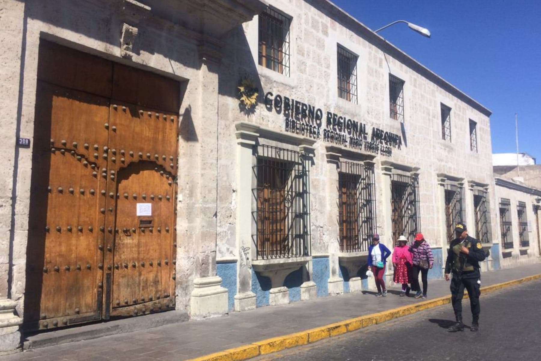 Fiscalización a autoridades en Arequipa