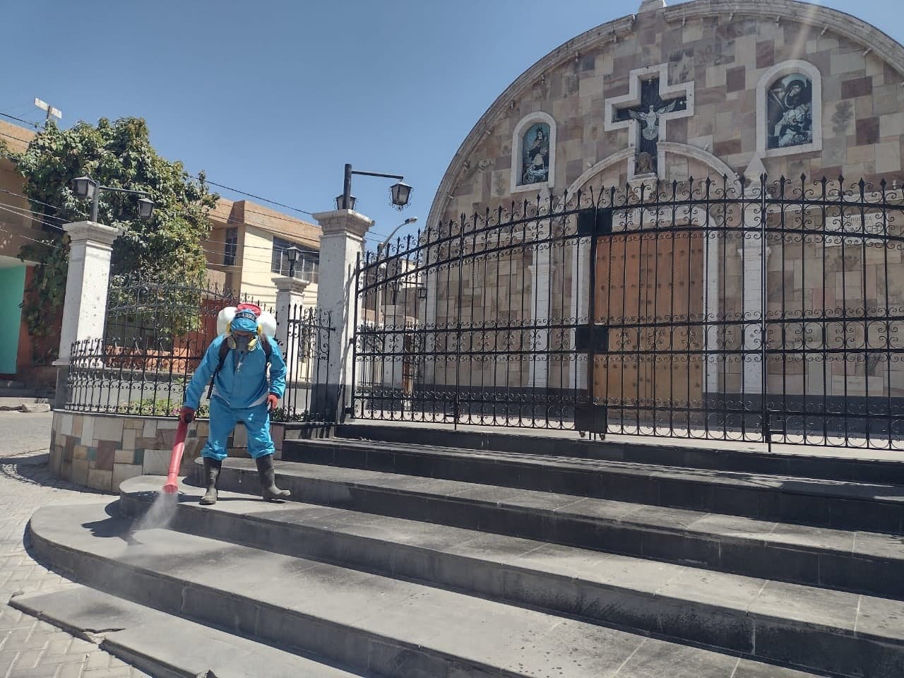 Municipalidad de Cayma realizó labores de desinfección