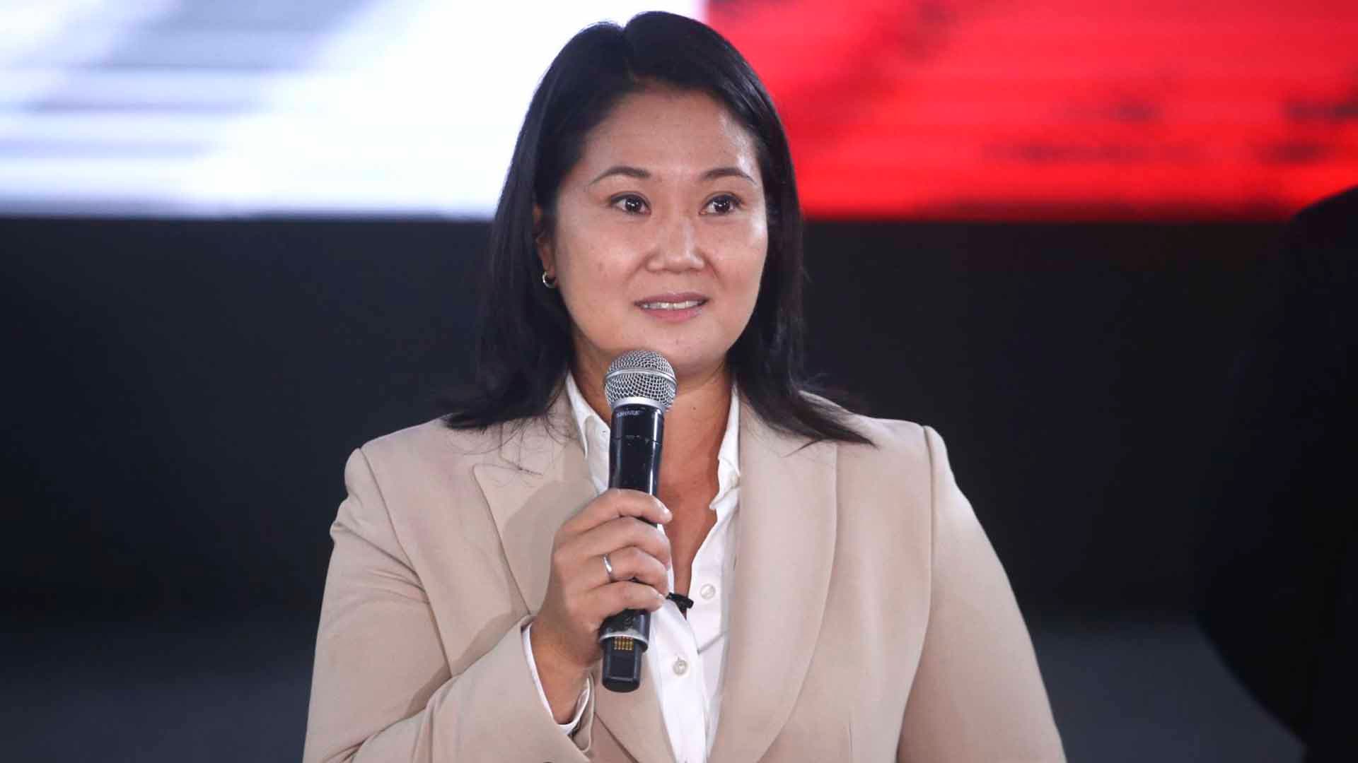 Keiko pide esperar voto del exterior y actas observadas