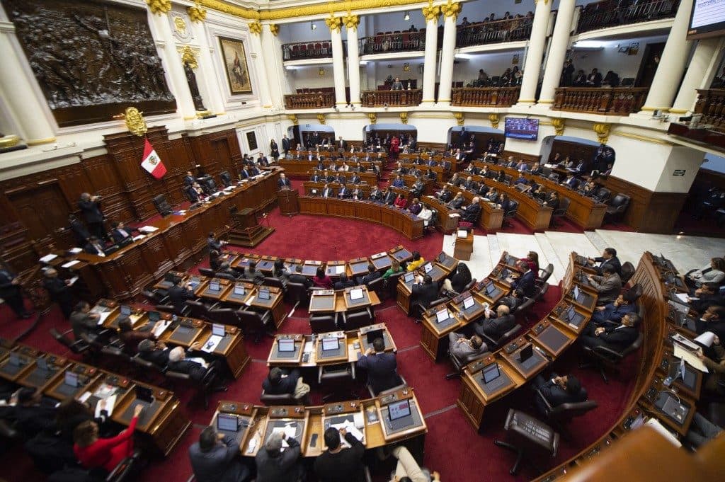 Prensa internacional considera a Congreso peruano una "vergüenza"