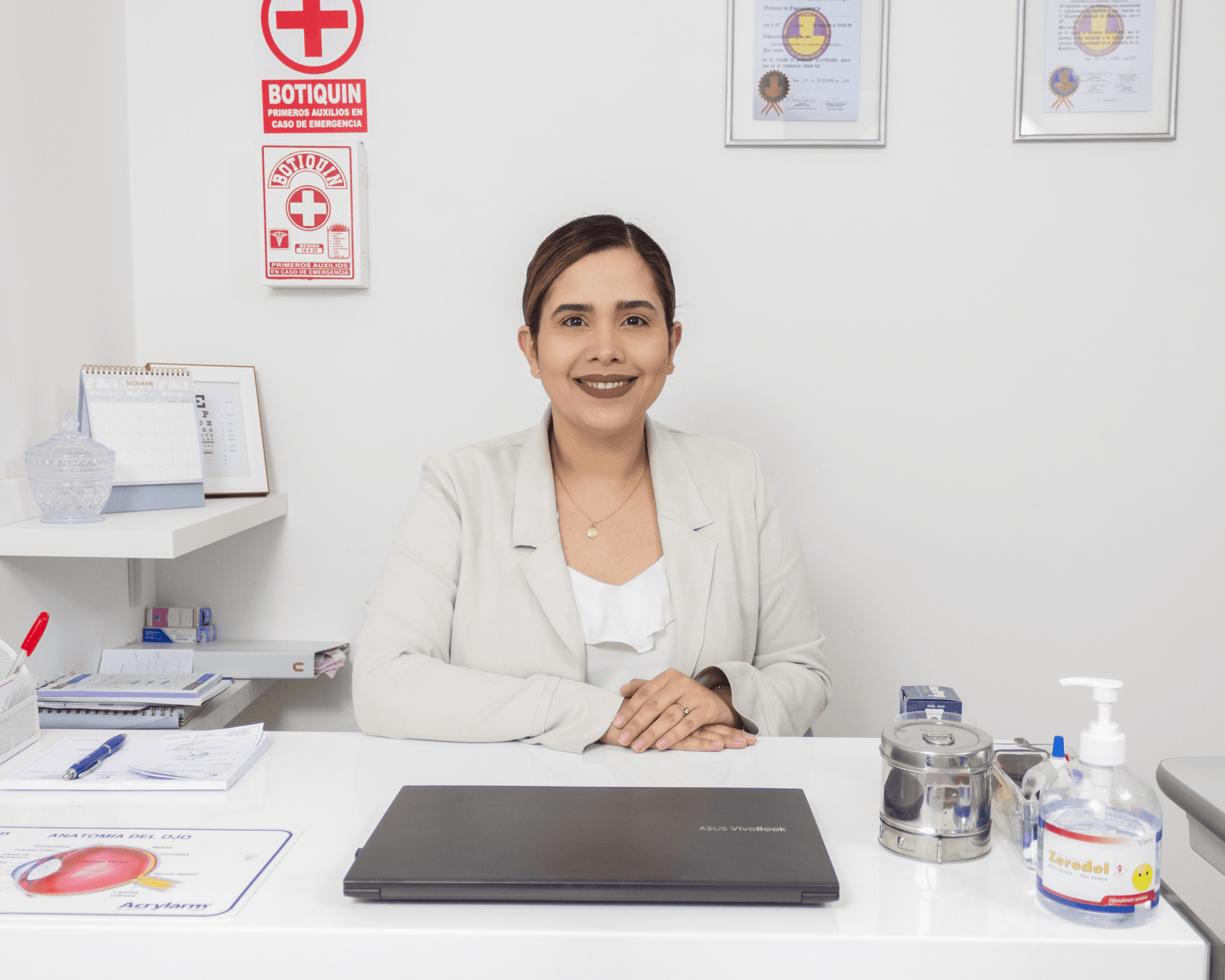“Los niños deben ir al oftalmólogo antes de aprender a leer”