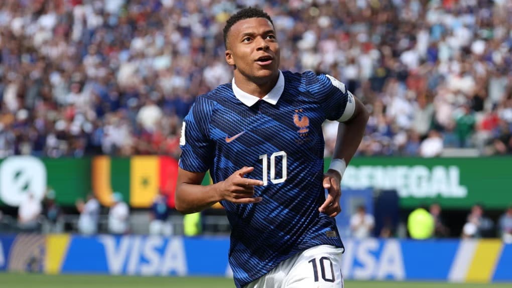 Francia venció a Senegal con un doblete de Mbappé