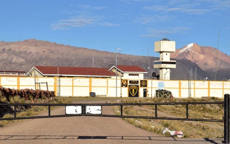 Extorsionadores y asesinos serán enviados a penal de Challapalca