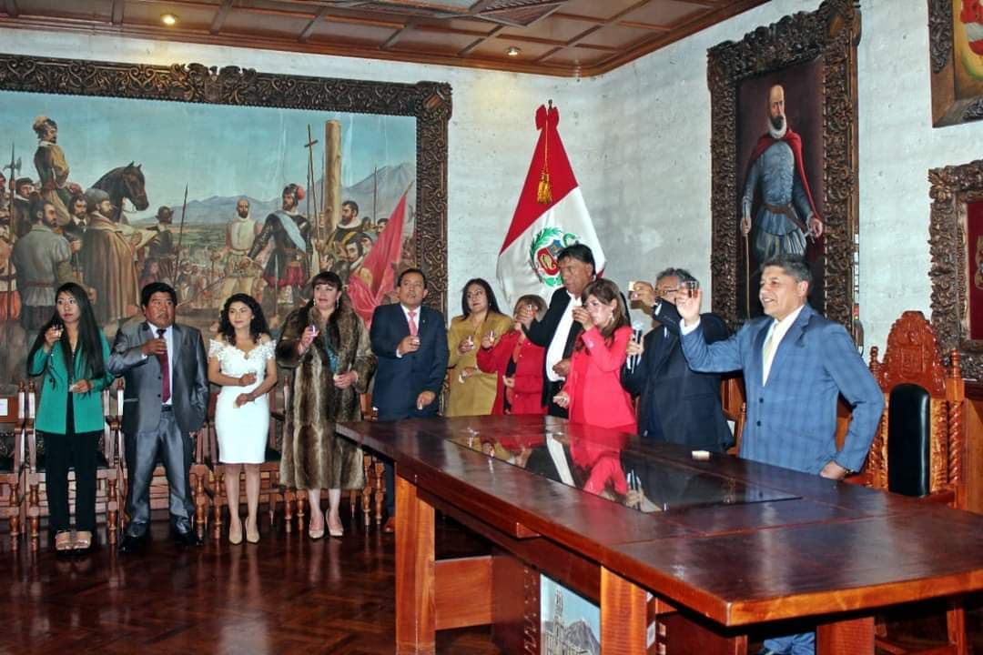 Regidores municipales plantean aumentarse ingresos por dietas