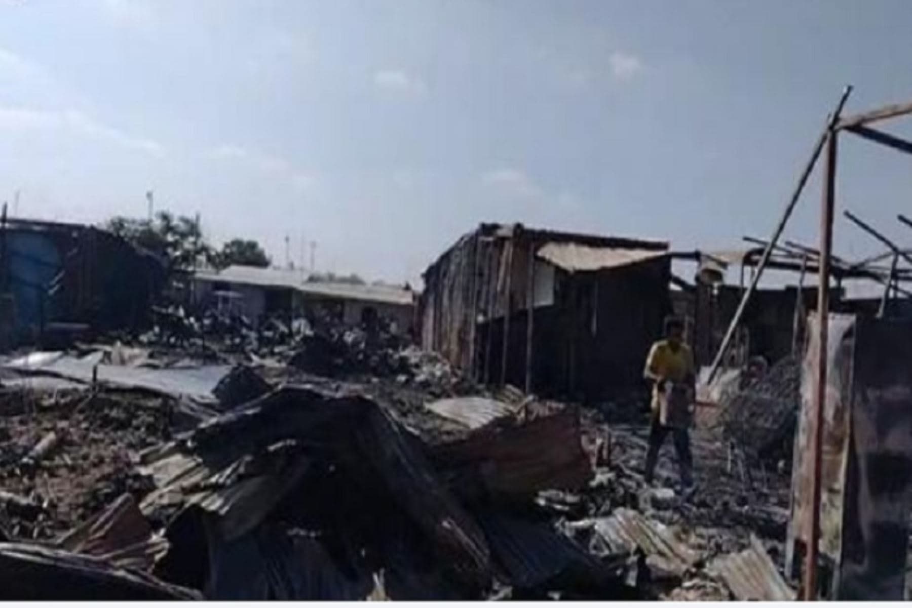 Incendio dejó 12 viviendas destruidas y 6 afectadas Piura.