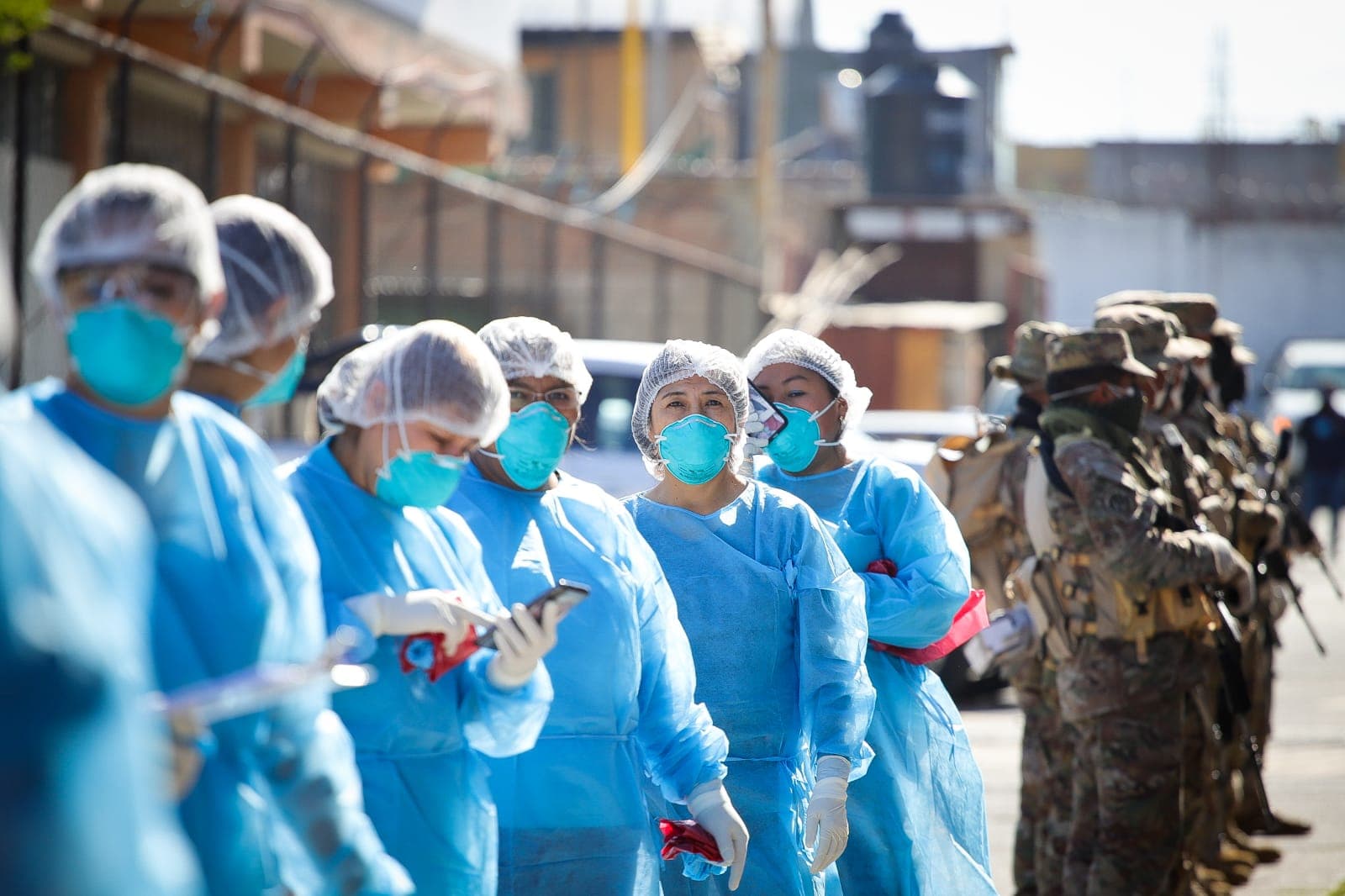 Denuncian despido de enfermeros que lucharon contra pandemia
