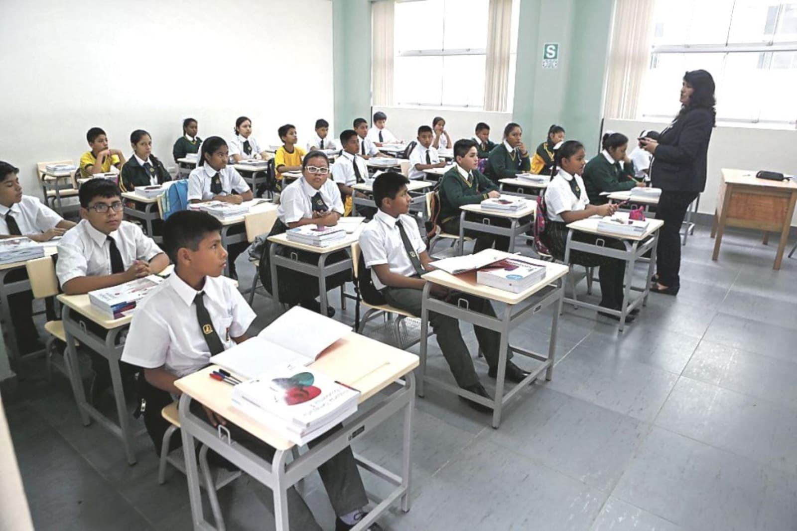 Docentes esperan pago de deuda social con saldos de balance