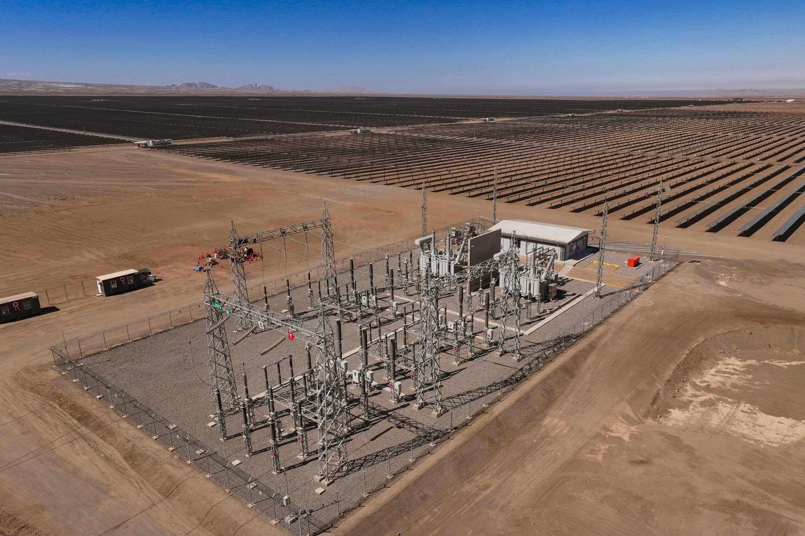 Inauguran la central solar más grande del país en La Joya