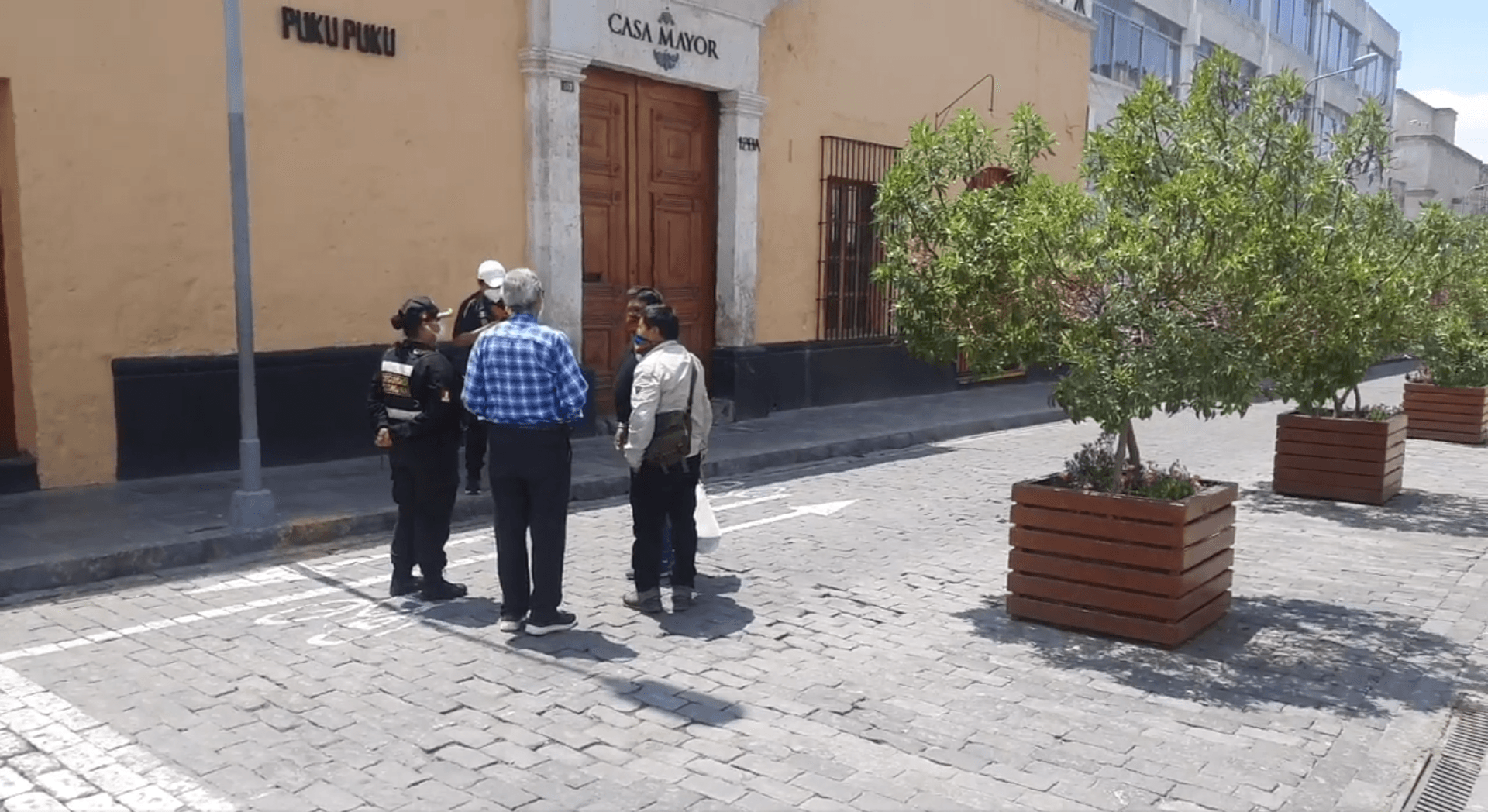 Artesanos exigen que los dejen trabajar