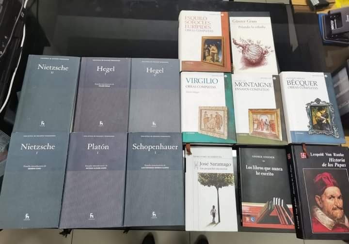 Recuperan libros robados de la Biblioteca Vargas Llosa