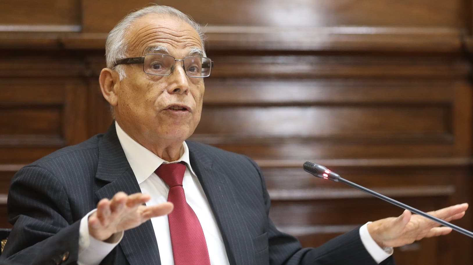 PJ amplía impedimento de salida del país contra expremier Torres