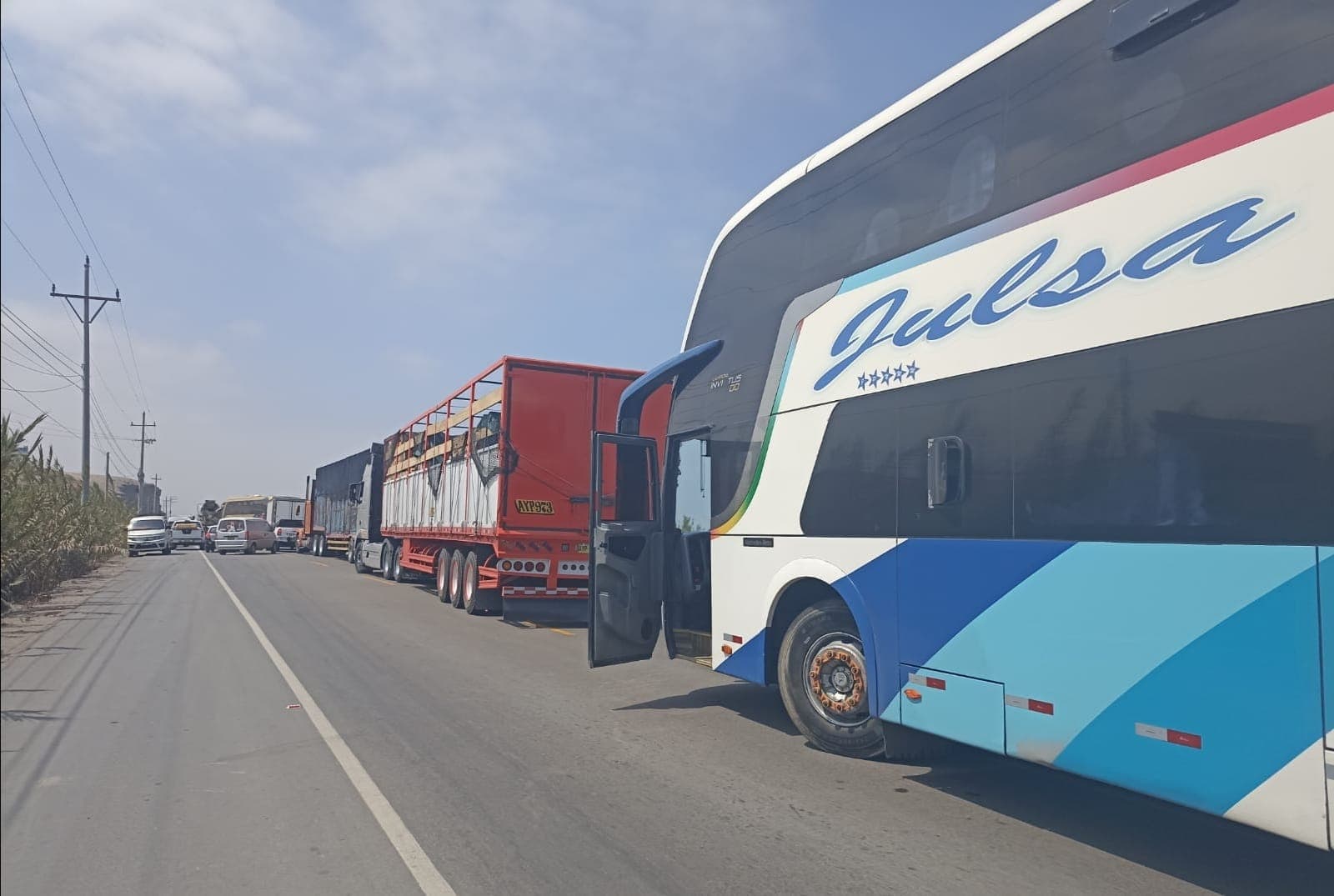 Comitiva viajó a Lima buscando firmar un acta con el Gobierno