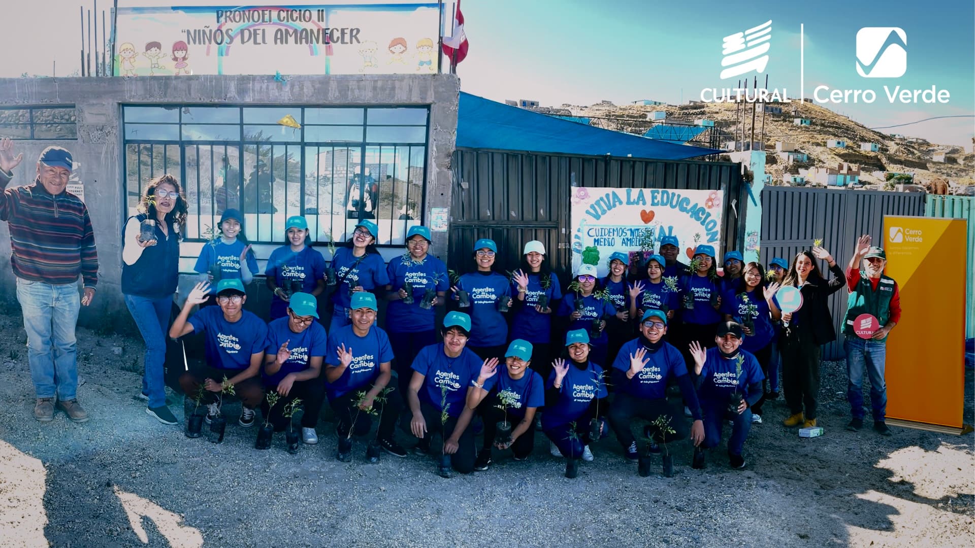 Voluntarios del Cultural plantaron 100 árboles en ASA