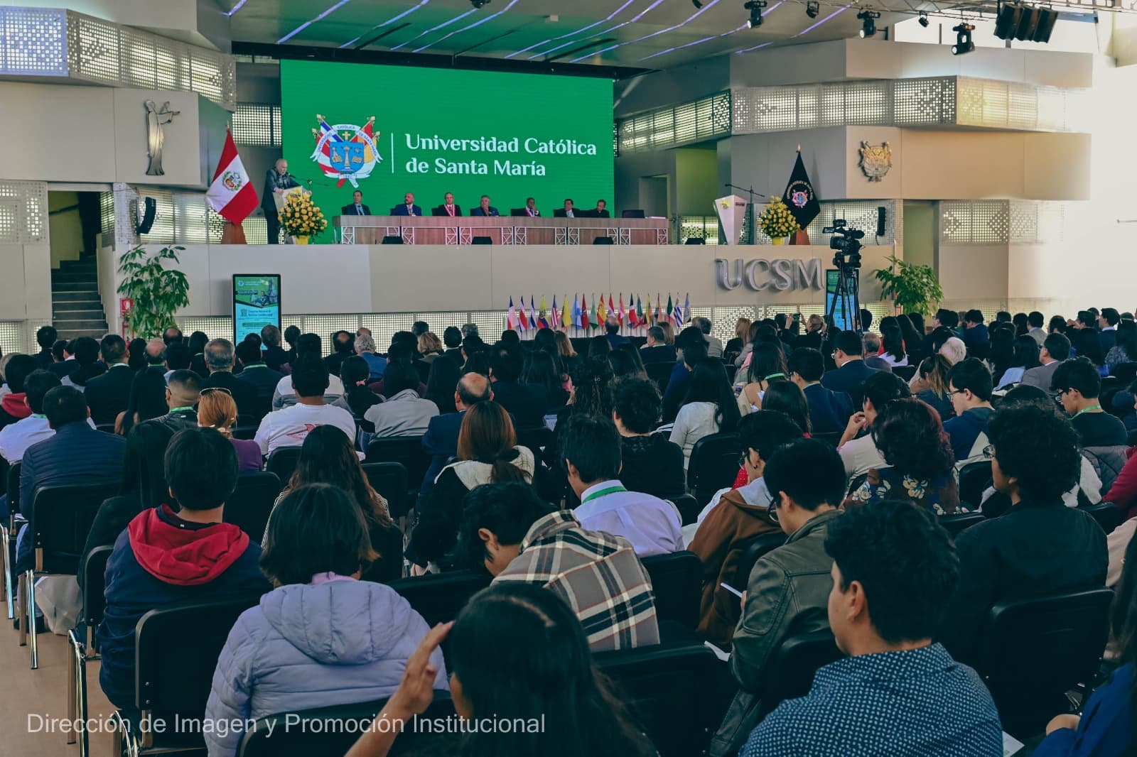 Foro de Derecho Constitucional inició con la defensa de la dignidad humana