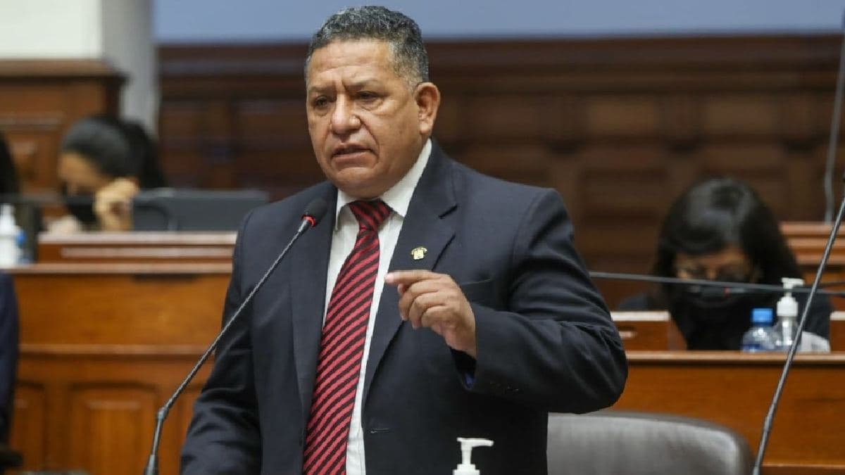 Esdras Medina: “Los reyes son las autoridades”
