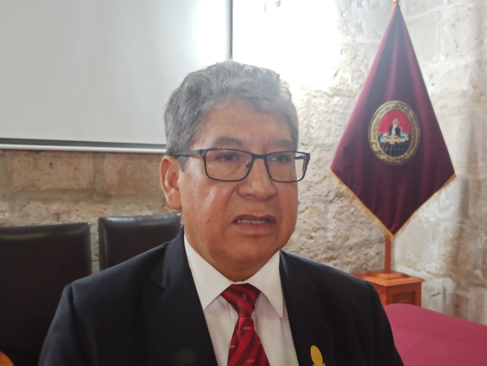 Catedráticos decidirán hoy si continúan o no con la huelga