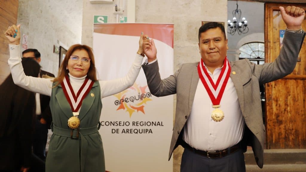 Osías Ortiz asume presidencia del Consejo Regional de Arequipa