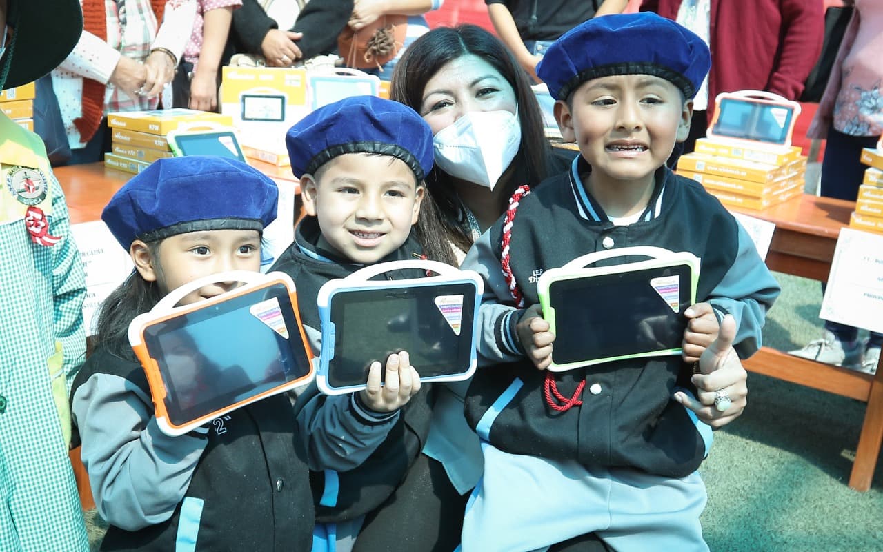 Evalúan la salida del gerente de Educación