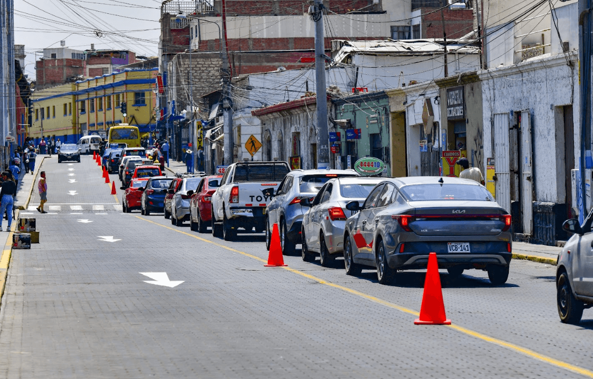 Exigen que la calle 28 de Julio vuelva a ser de un solo sentido