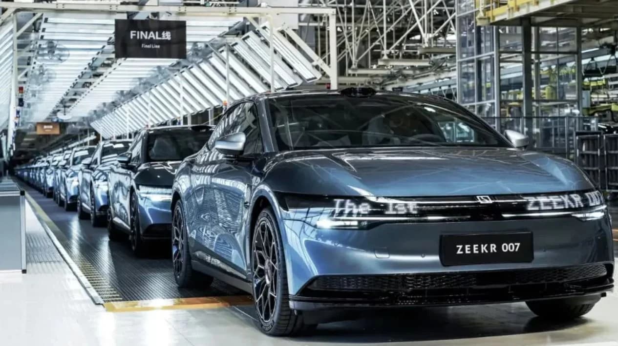 Aplicarán arancel del 100% a autos eléctricos chinos