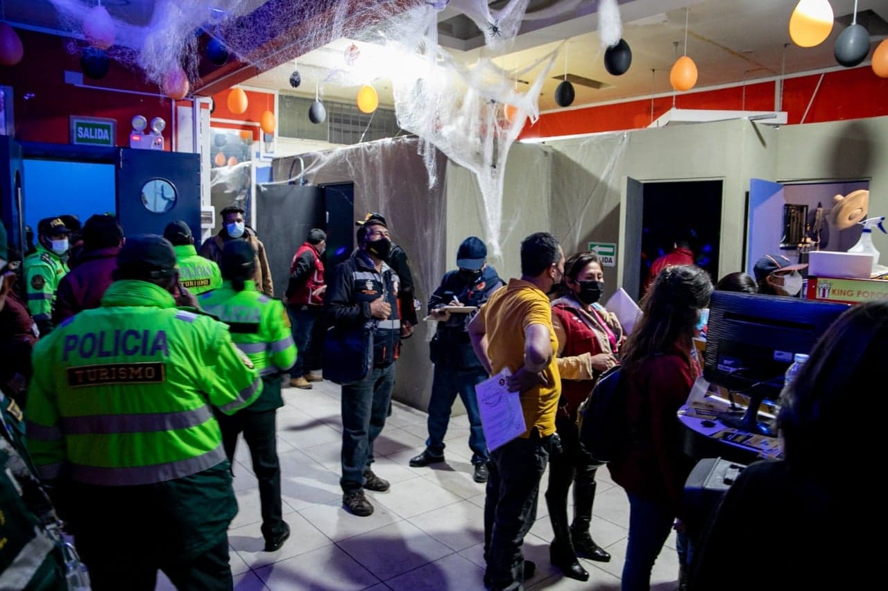 Cientos de agentes a controlar masiva asistencia en el Cercado