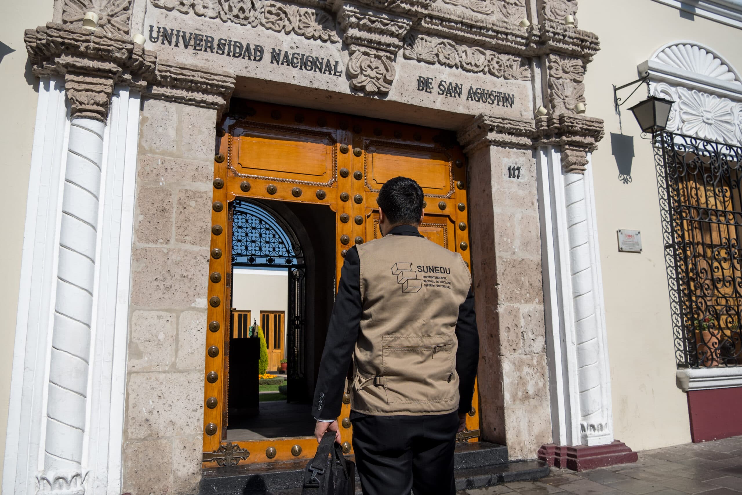 Sunedu visitó la UNSA por caso Kevin Autista