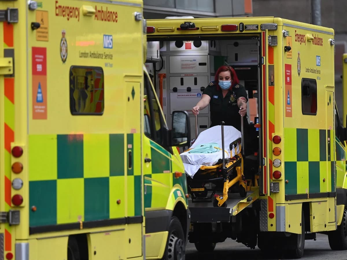 Hospitales de Reino Unido se declaran en crisis
