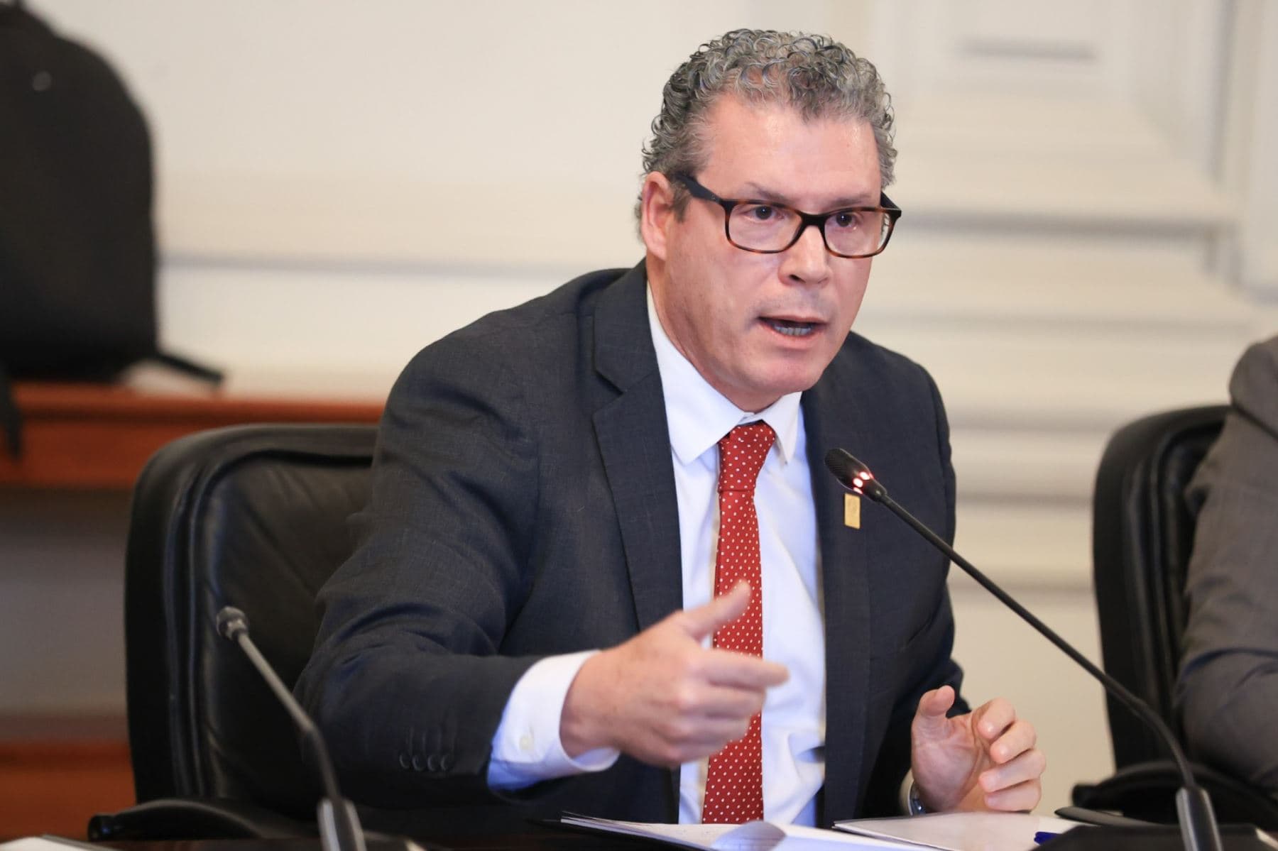 Presentan denuncia constitucional contra el ministro de Educación