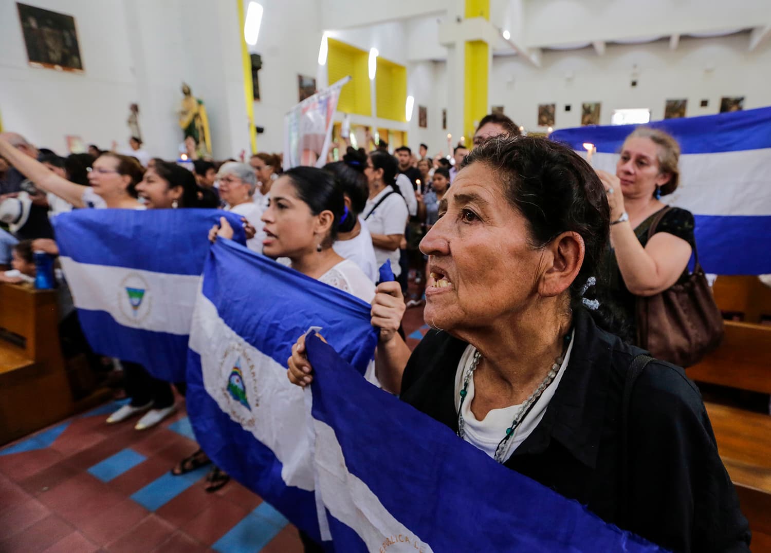 Nicaragua obligará a iglesias a pagar impuestos