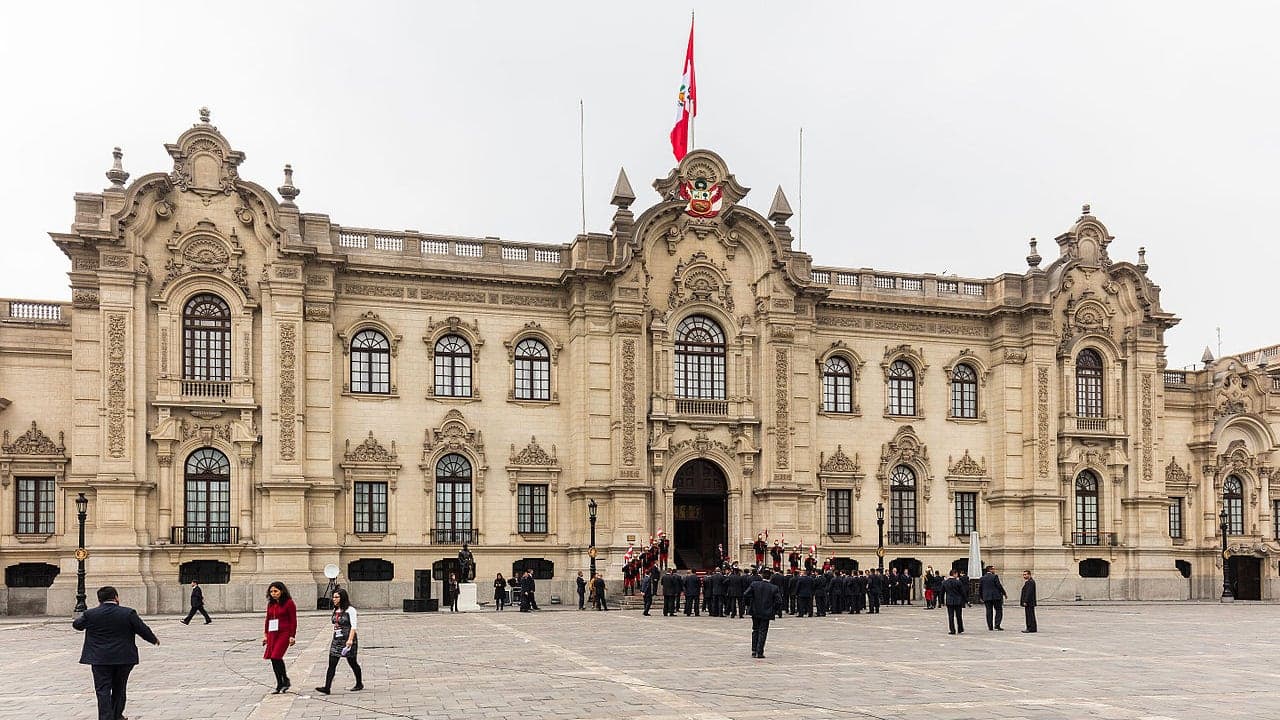 Contraloría y Fiscalía investigan contratación de jóvenes en Palacio