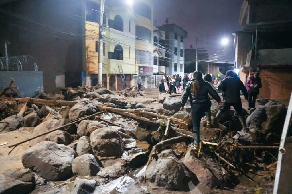 Lluvias dejan 74 fallecidos y 27 mil damnificados en el país