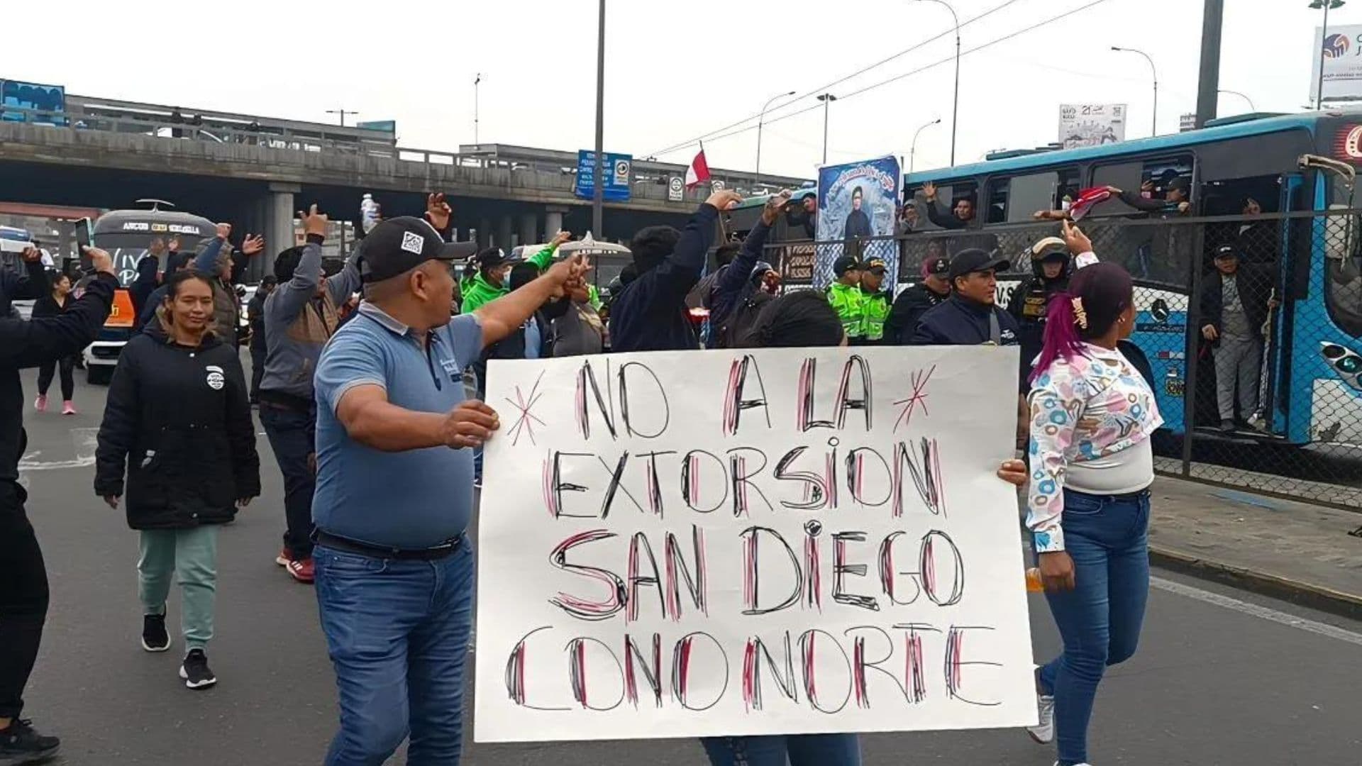 Transportistas convocan paro nacional para el 10 de octubre