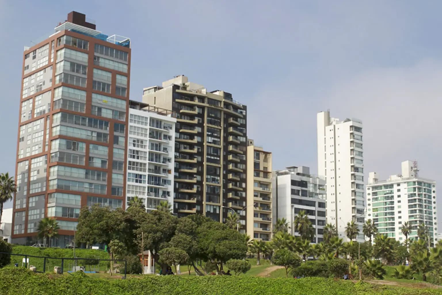 Más viviendas y créditos empujan mercado inmobiliario este 2026