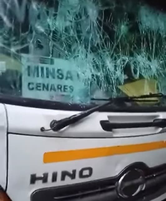 Cocaleros atacaron vehículo con medicamentos en protesta
