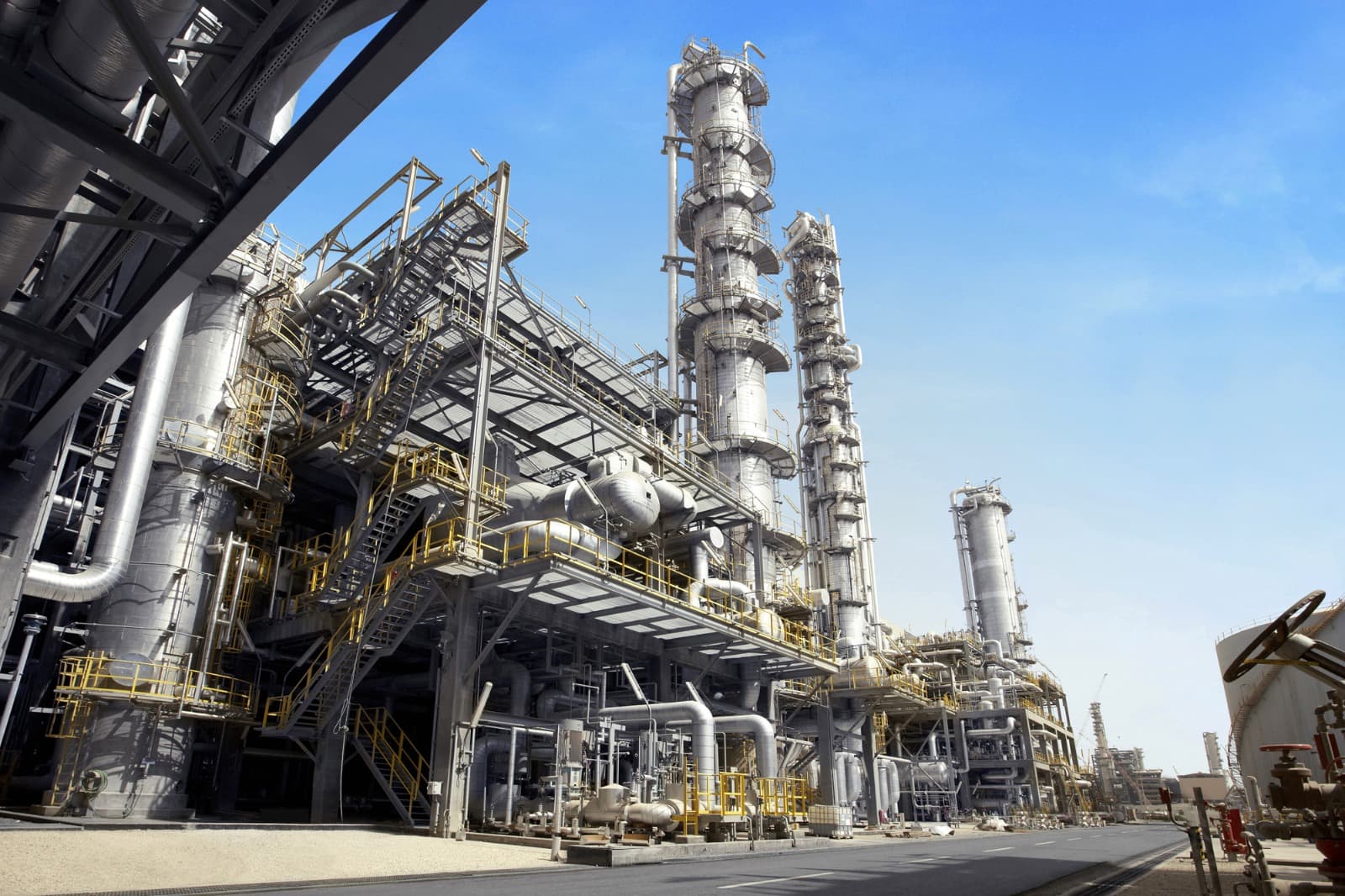 Autoridades deben exigir que la petroquímica se haga en el sur