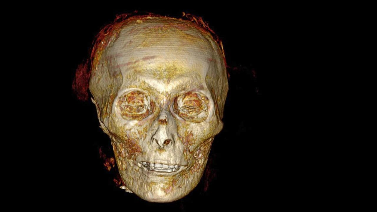 Investigadores egipcios descubren secretos de una momia