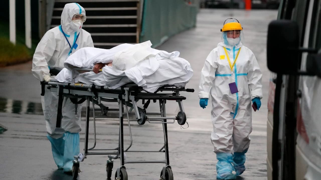 Rusia registra más de mil muertes por COVID-19 en un día