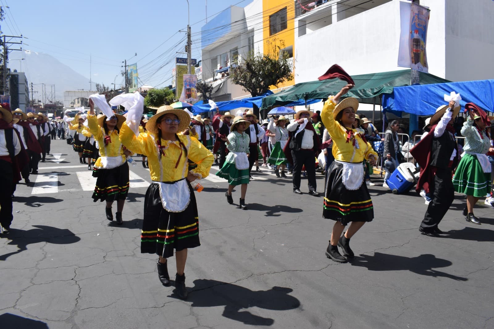 Acortarán Corso de la Amistad y aplicarán prohibiciones a grupos