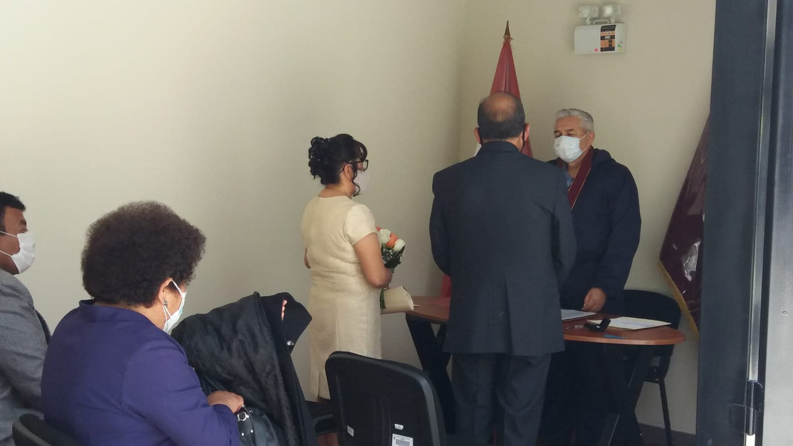Arequipeños reprograman su boda porque prefieren que sea presencial