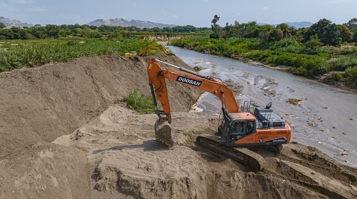 MEF dispone más de US$ 2,000 millones para prevenir El Niño